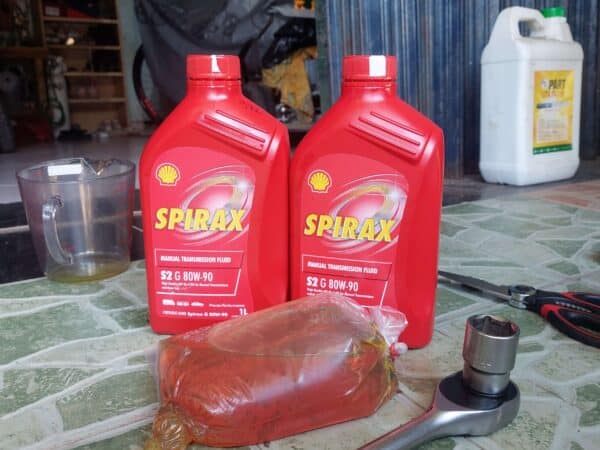 Ganti OLI Transmisi Kijang Super MOTUBA